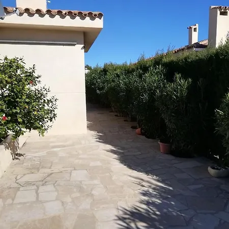 Casa La Rana Calafat